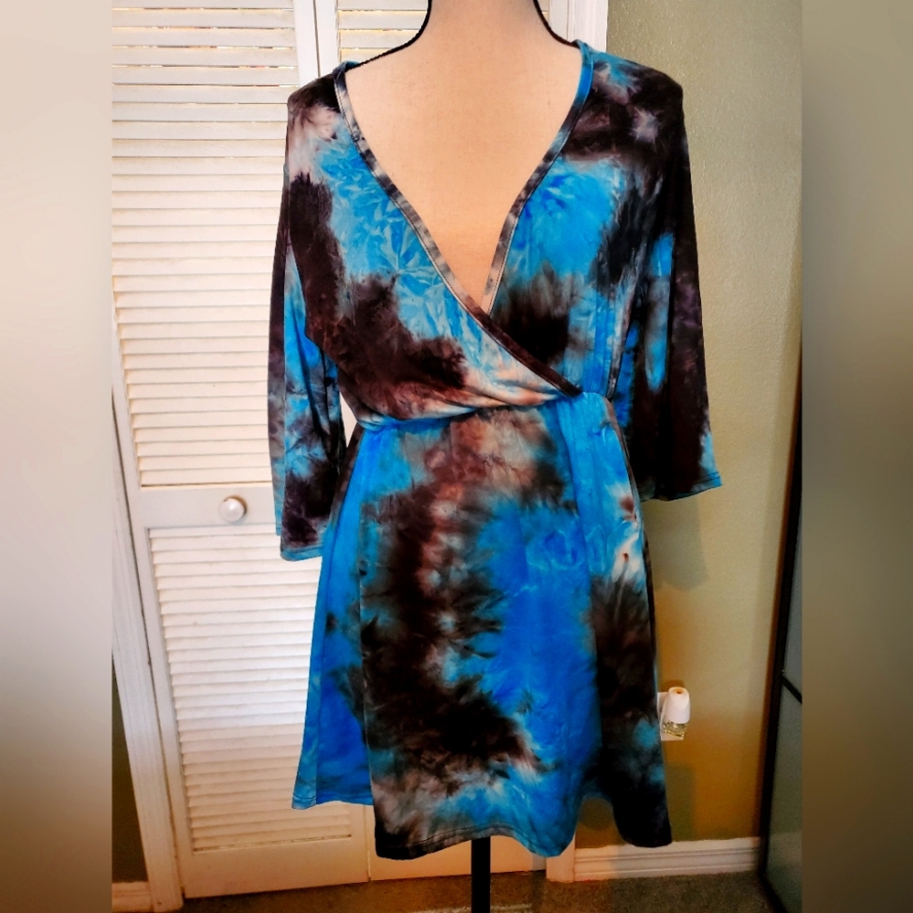 Black and blue tie dye cover up